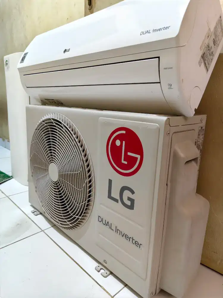 AC LG Dual inverter ½pk like new original