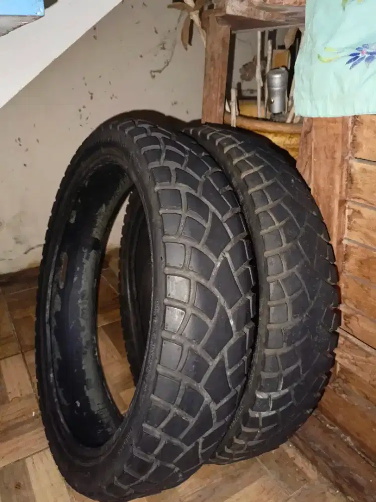 Jual ban tubeless second motor laki sepasang dpn belakang, no tambalan