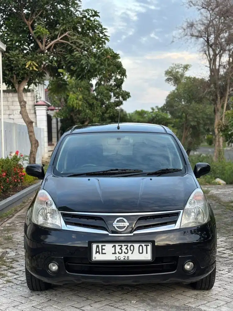 Grand Livina 1.5 XV 2011 MT
