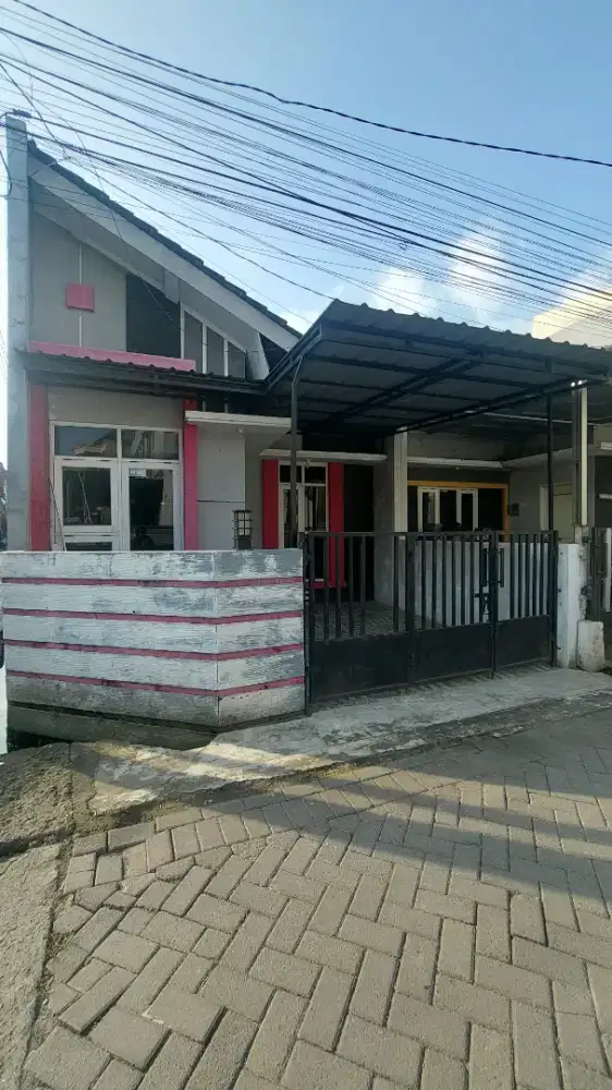Rumah strategis selangkah ke jalan soekarno hatta dan kampus AMNI