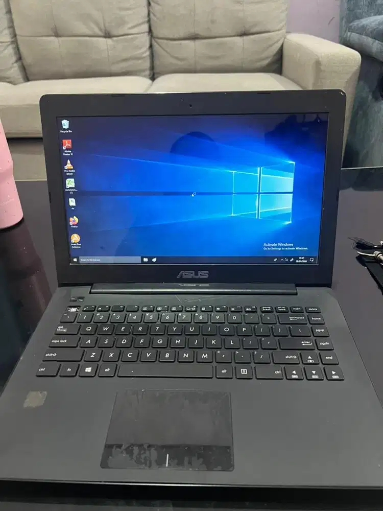 Dijual Laptop kondisi hidup