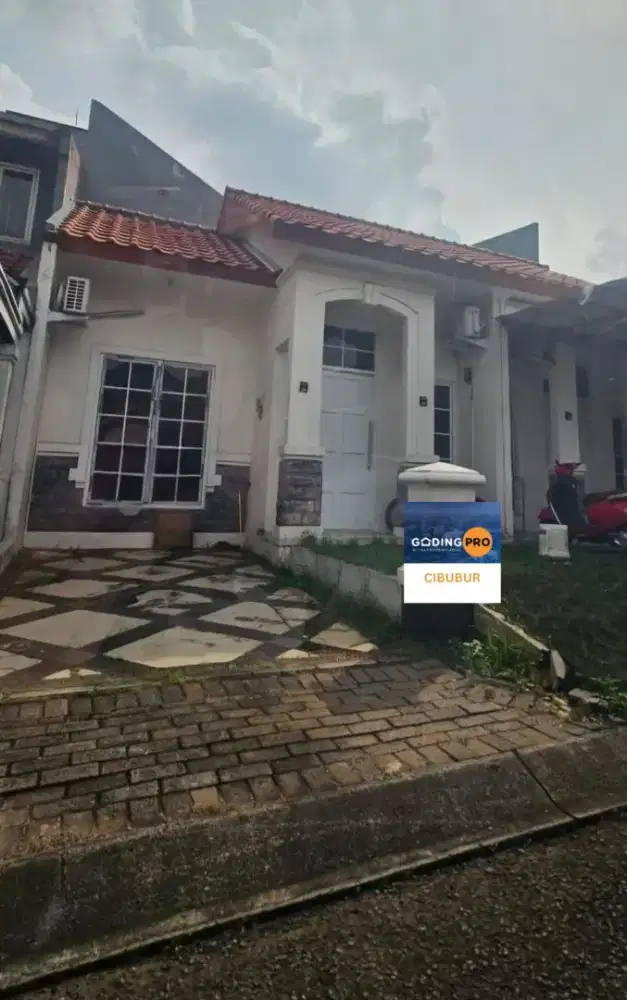 Di sewakan rumah semi furnished 50jt thn nego. Kota Wisata Cibubur.