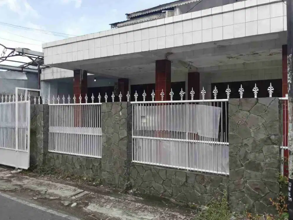 Di jual murah kota luas 280 m2 di Barat Hotel Asia.