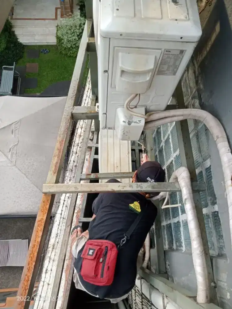 Jasa service AC panggilan bongkar pasang AC service kulkas bergaransi