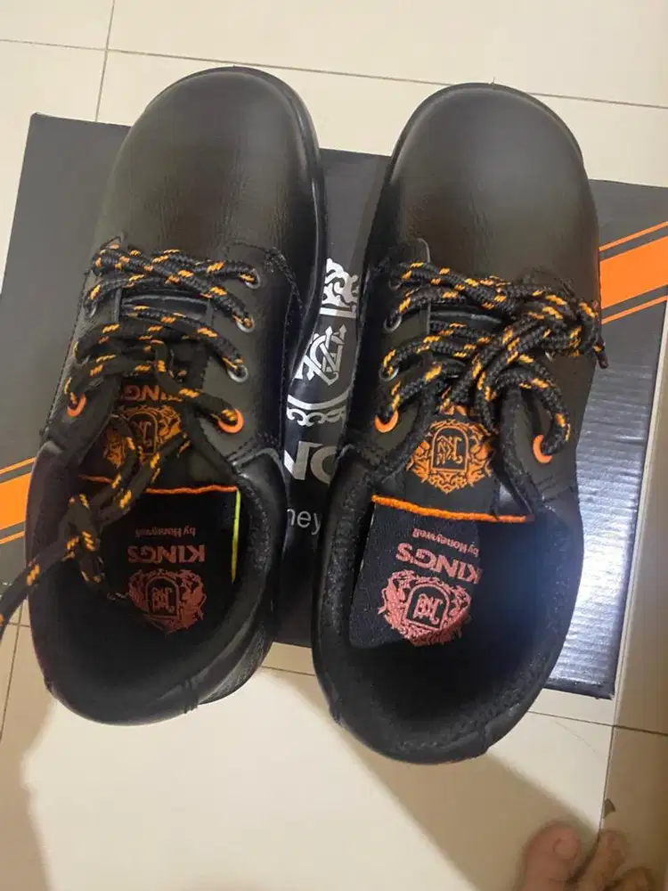 SEPATU SAFETY KINGS NEW