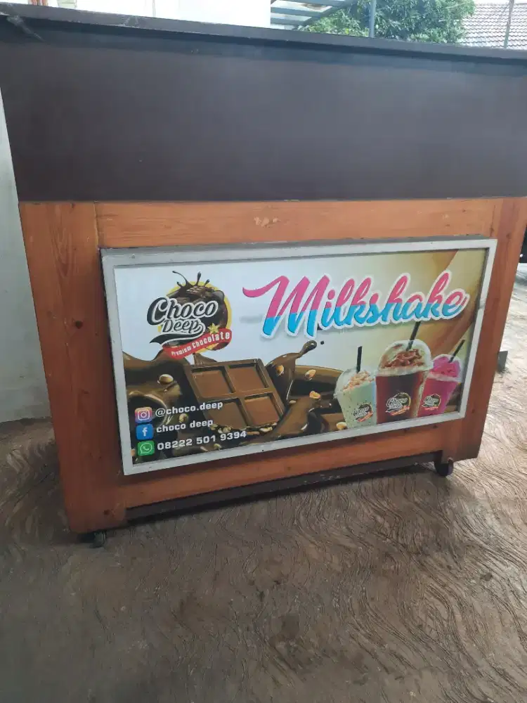 MEJA (LACI) UNTUK JUALAN