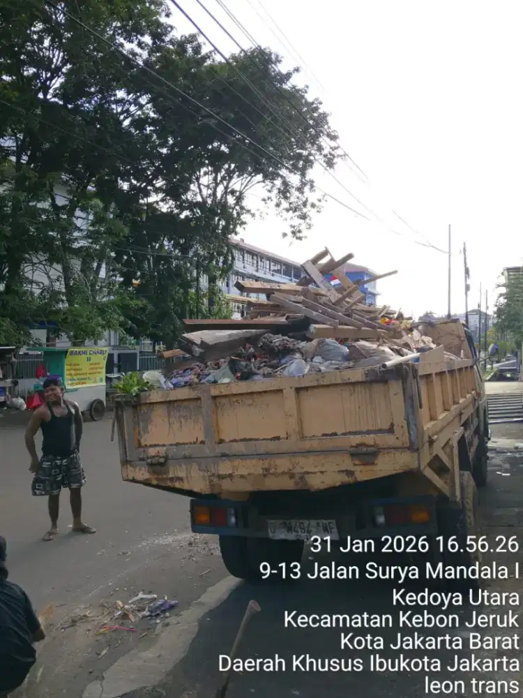 Jasa buang puing dan tanah