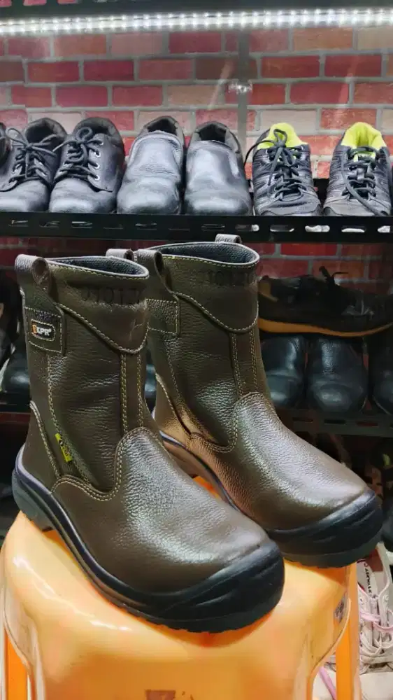 Sepatu safety thrifting berkualitas