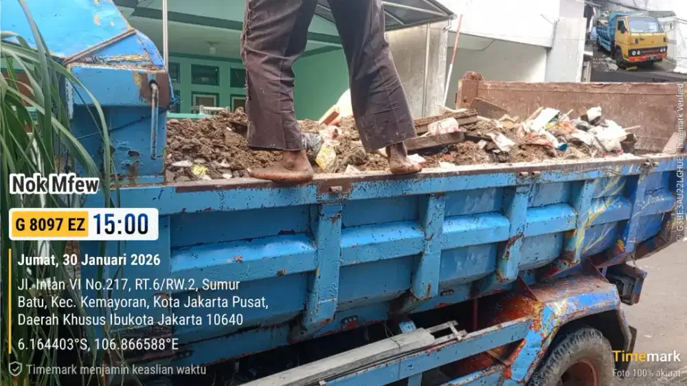 Jasa buang puing dan buang sampah