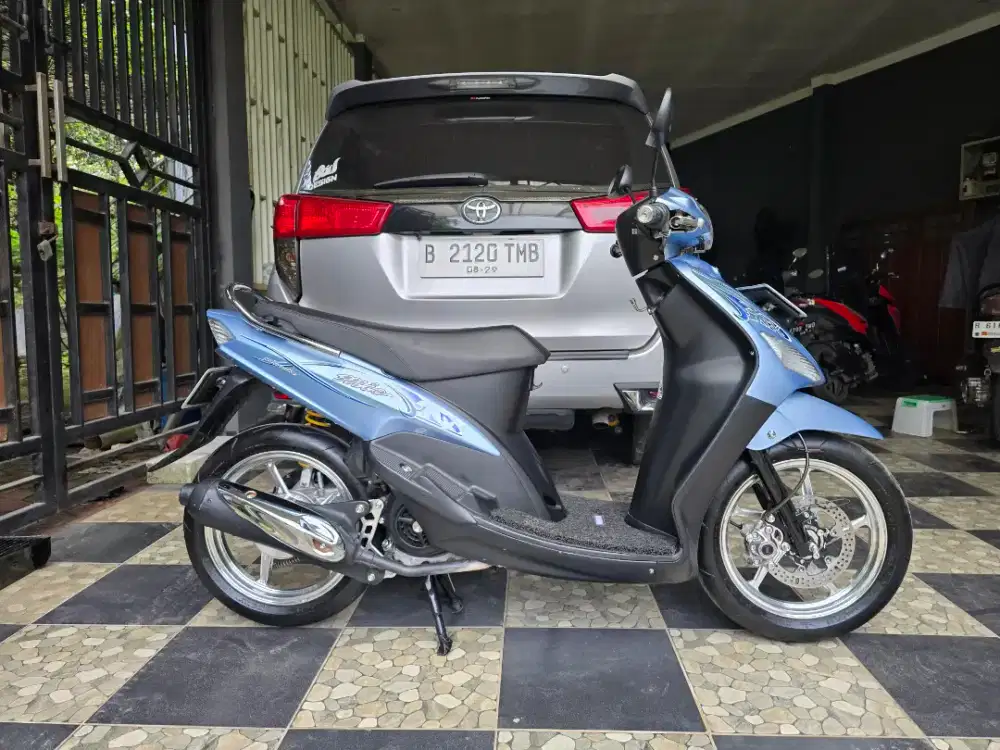 Mio 2006 biru muda / telur asin