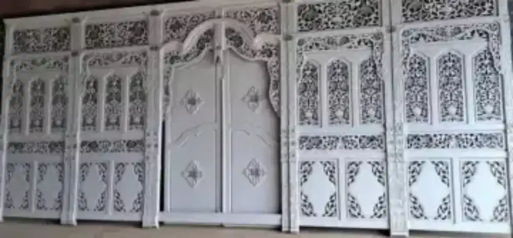 gebyok jawa warna putih bekas