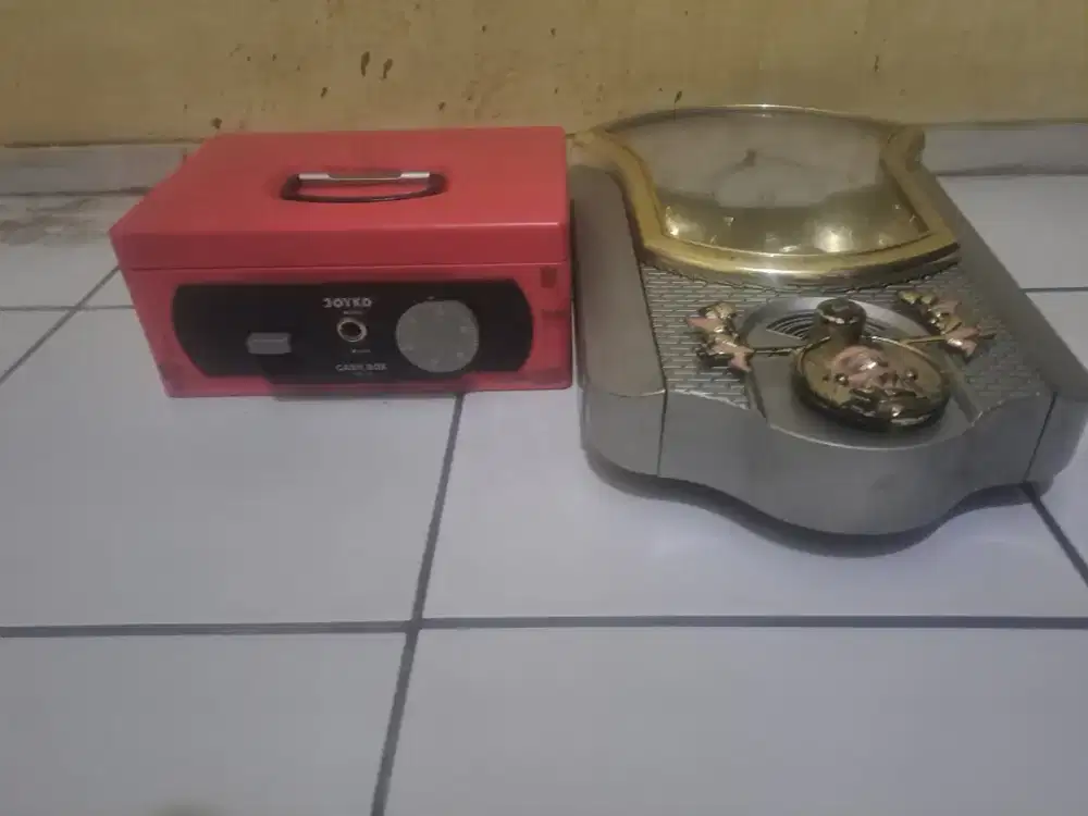 Jual jam dinding eagle sama brankas joyco