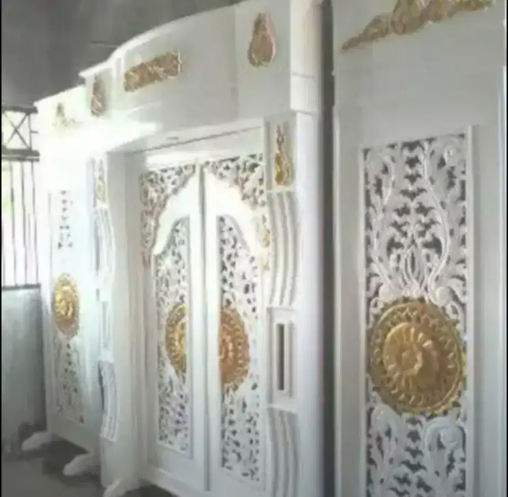 gebyok modern warna putih bekas