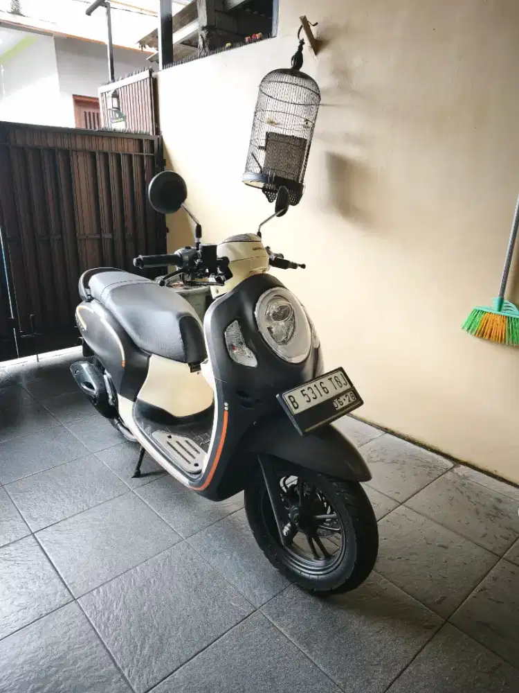Scoopy 2023 istimewa km rendah