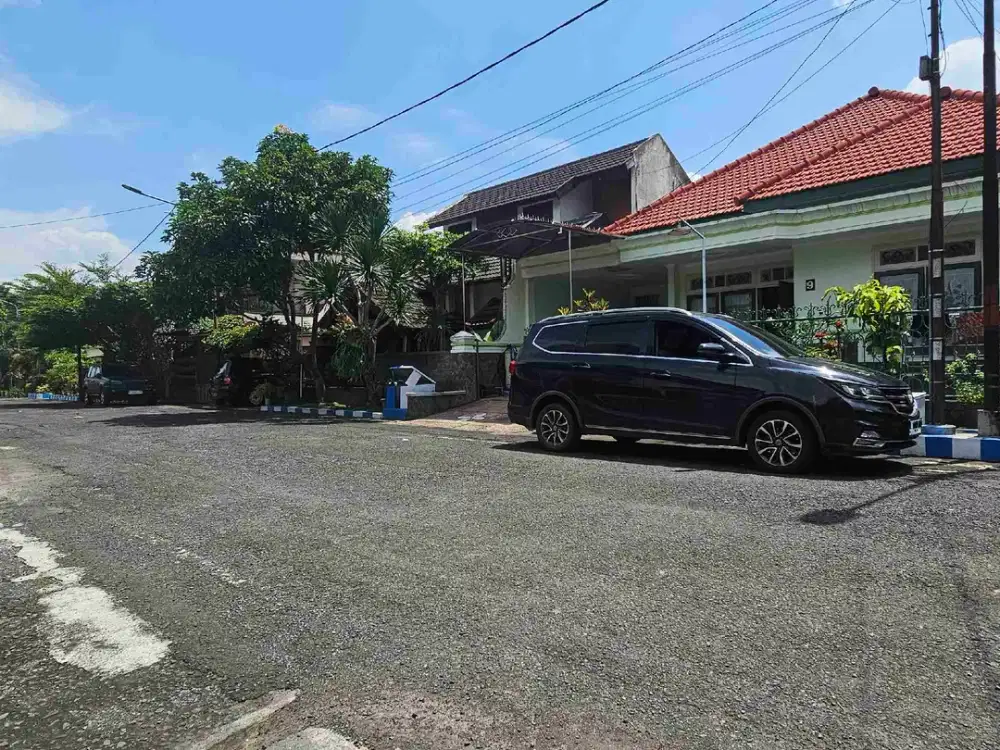 rumah murah BU SEGERA jalan 12 m di daerah blimbing dekat suhat dekat kampus dan jalan tol dijamin murah nego berapapun sampai deal