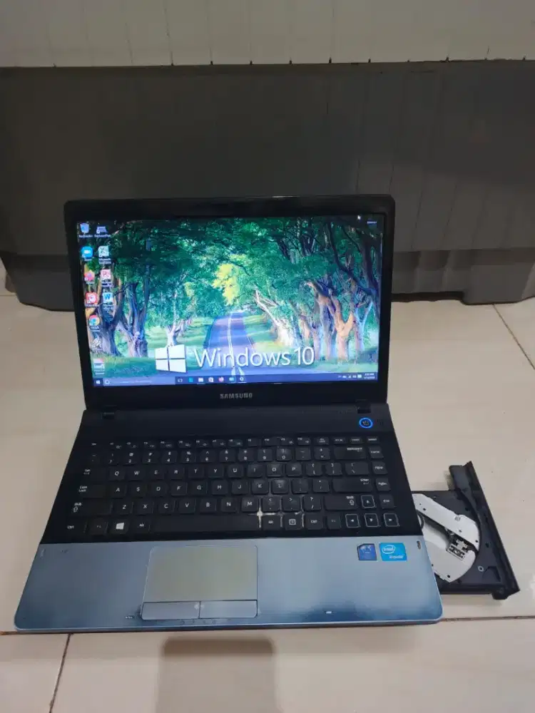 Laptop samsung ram 10gb windows 10 layar 14inch siap pae ktk mnus(Nego