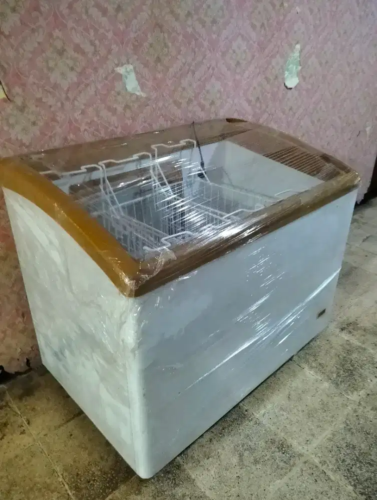 Frezzer Kaca 260L Orisinil Mulus