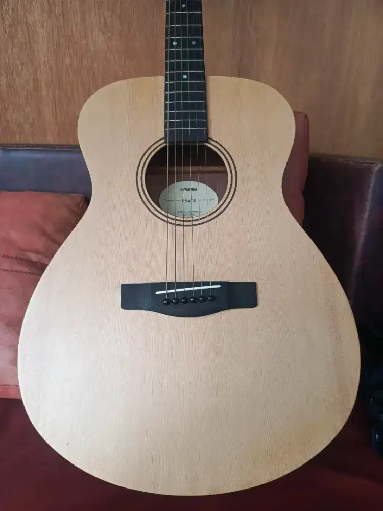 Jual Gitar Yamaha FS400 Original.