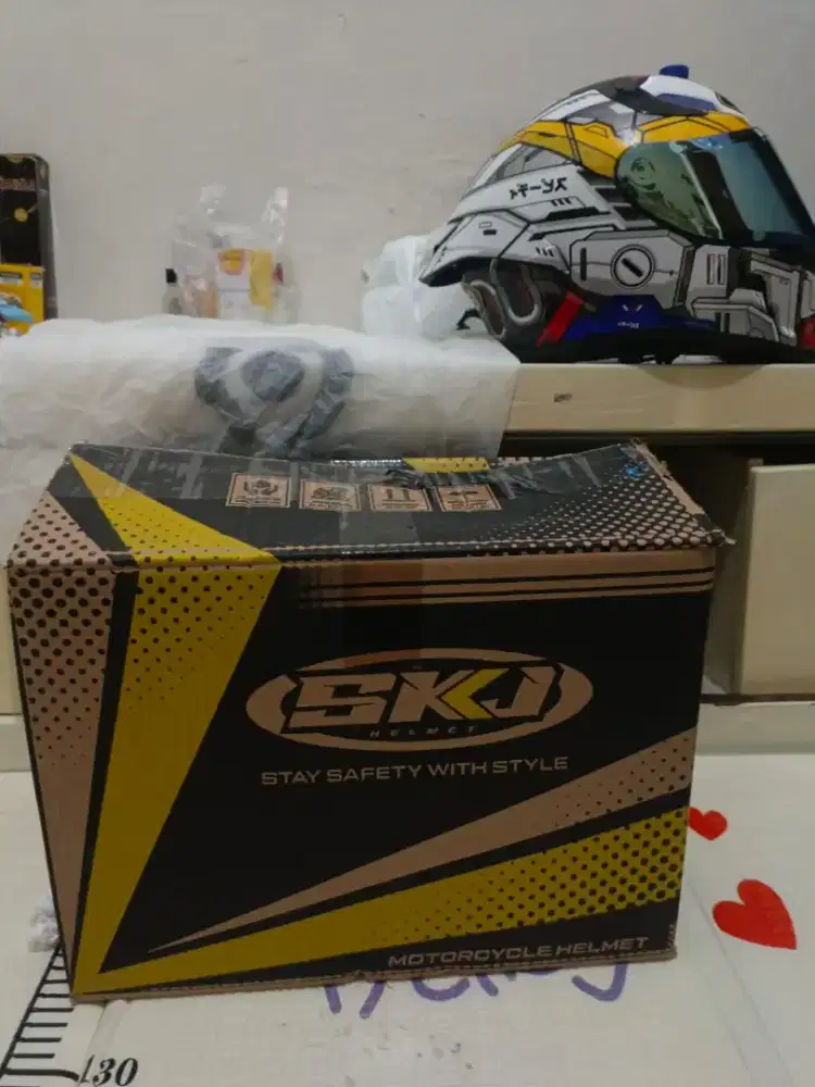 Jual helm SKJ livery Gundam. Bonus sticker shoei.