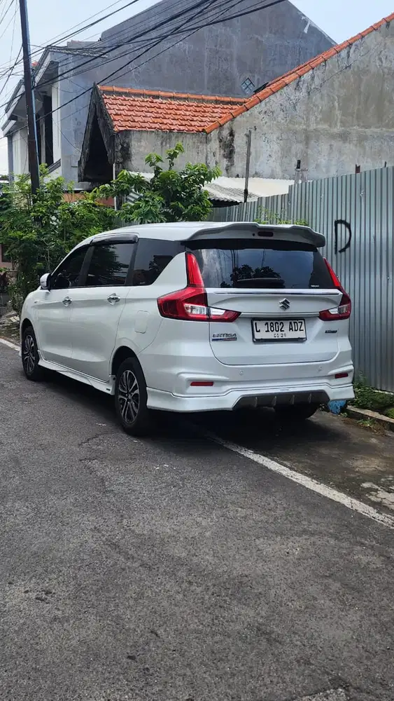 Suzuki Ertiga 1.5 SS Hybrid-AT