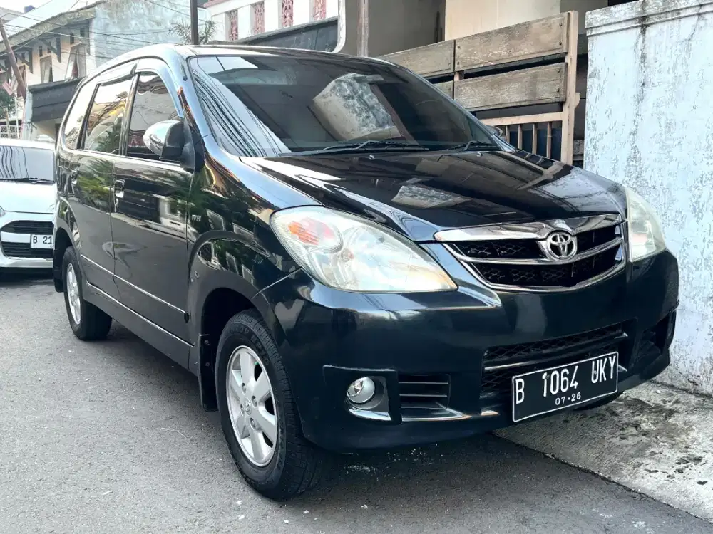 Toyota avanza G matic 2011 istimewa