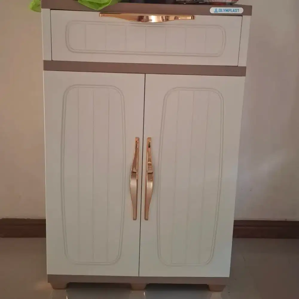 Lemari Plastik Sepatu Olymplast