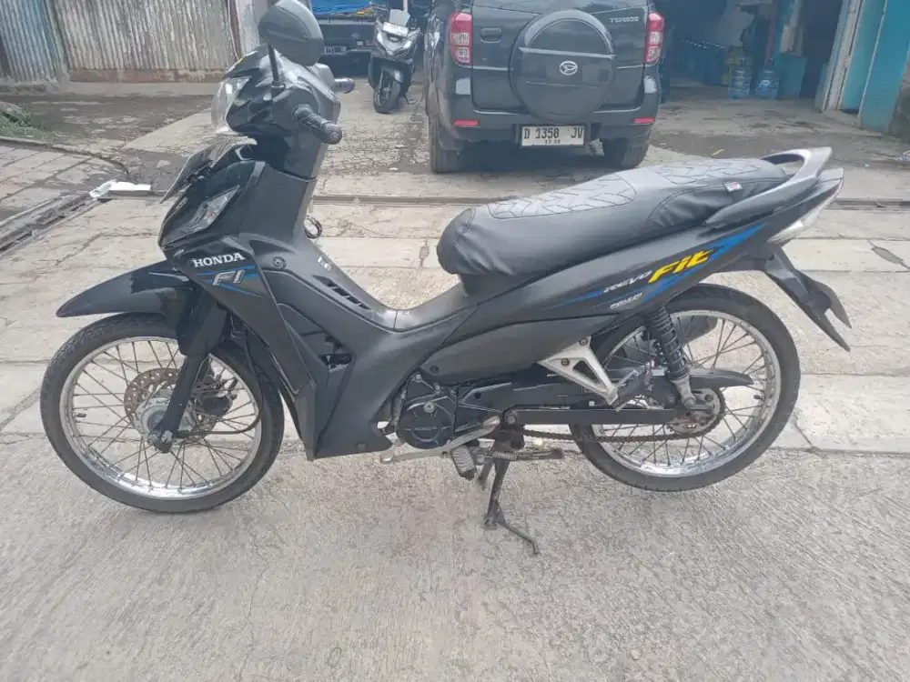 Jual motor Revo Fit bekas