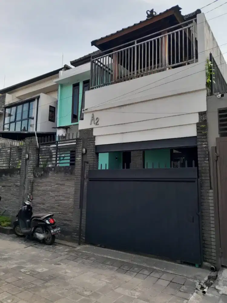 Jual rumah lantai 2 di Jl Kebo Iwo Selatan Denpasar Bali