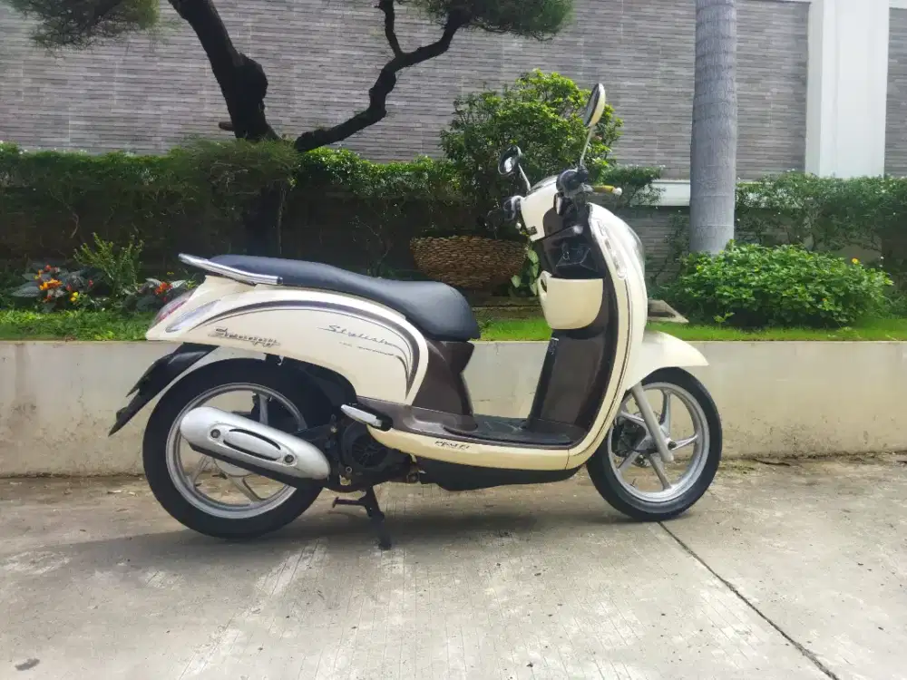 Honda Scoopy tahun 2017 mesin halus dijamin warna favorit