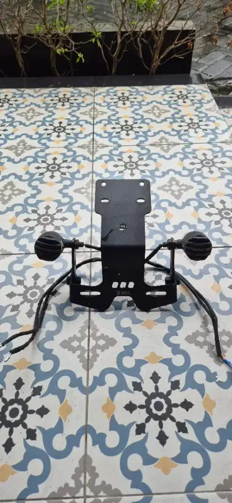 Dudukan Plat Yamaha XSR 155 merk WR3