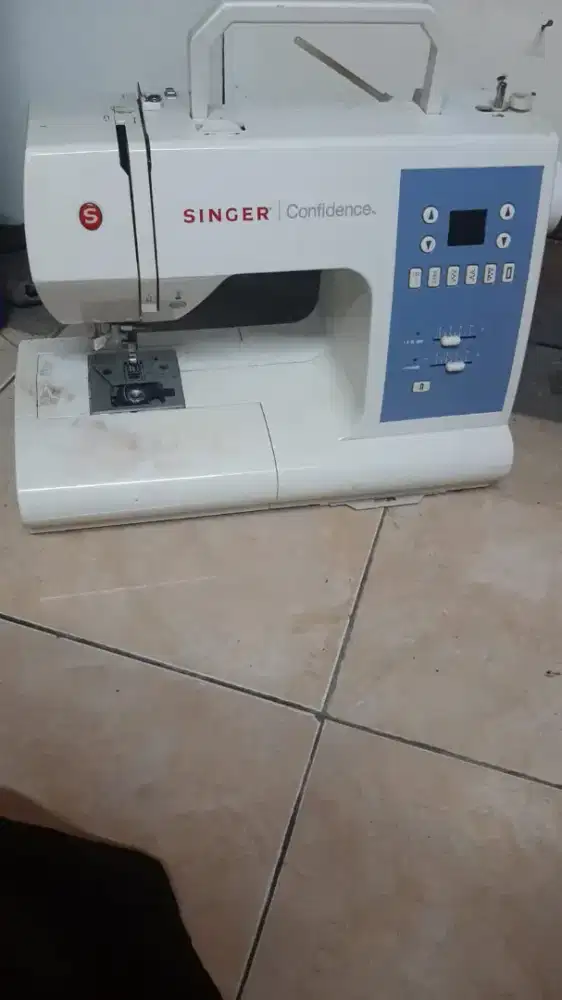 Di jual cpt mesin jahit portable digital merk singer