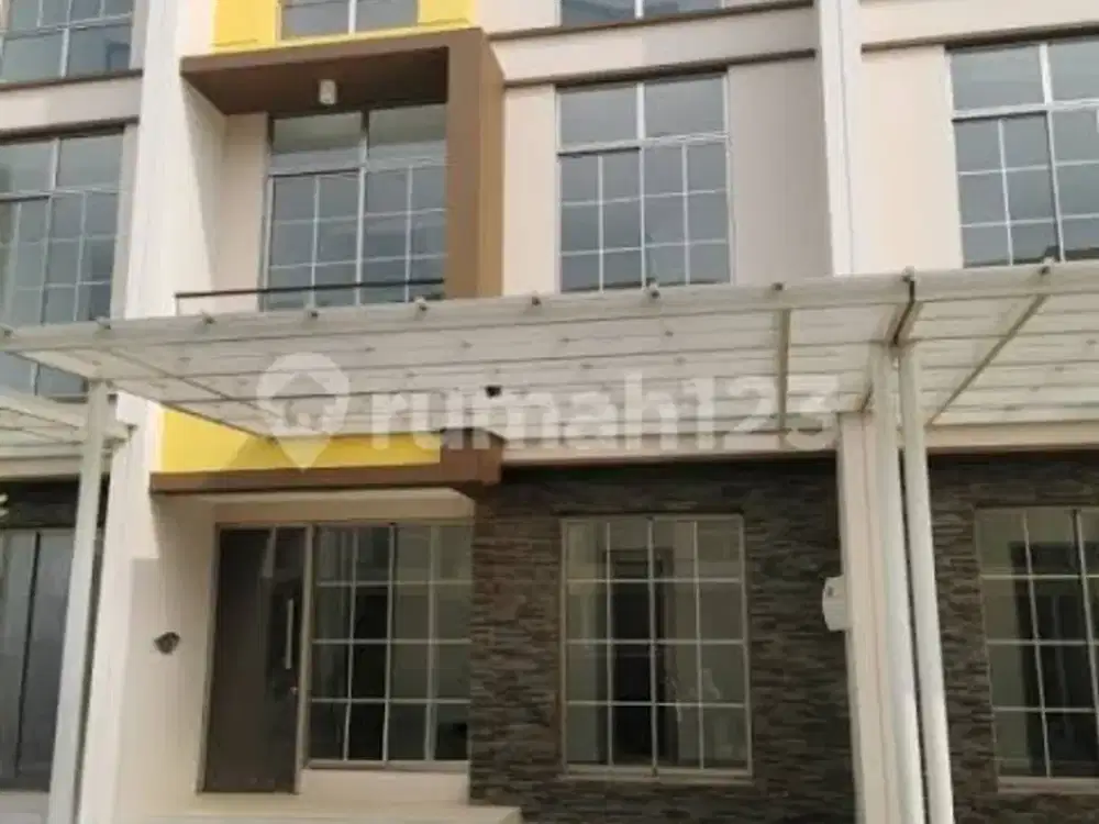 Jual TERMURAH Rumah PIK2 type 6x10 3lantai rapi siap huni