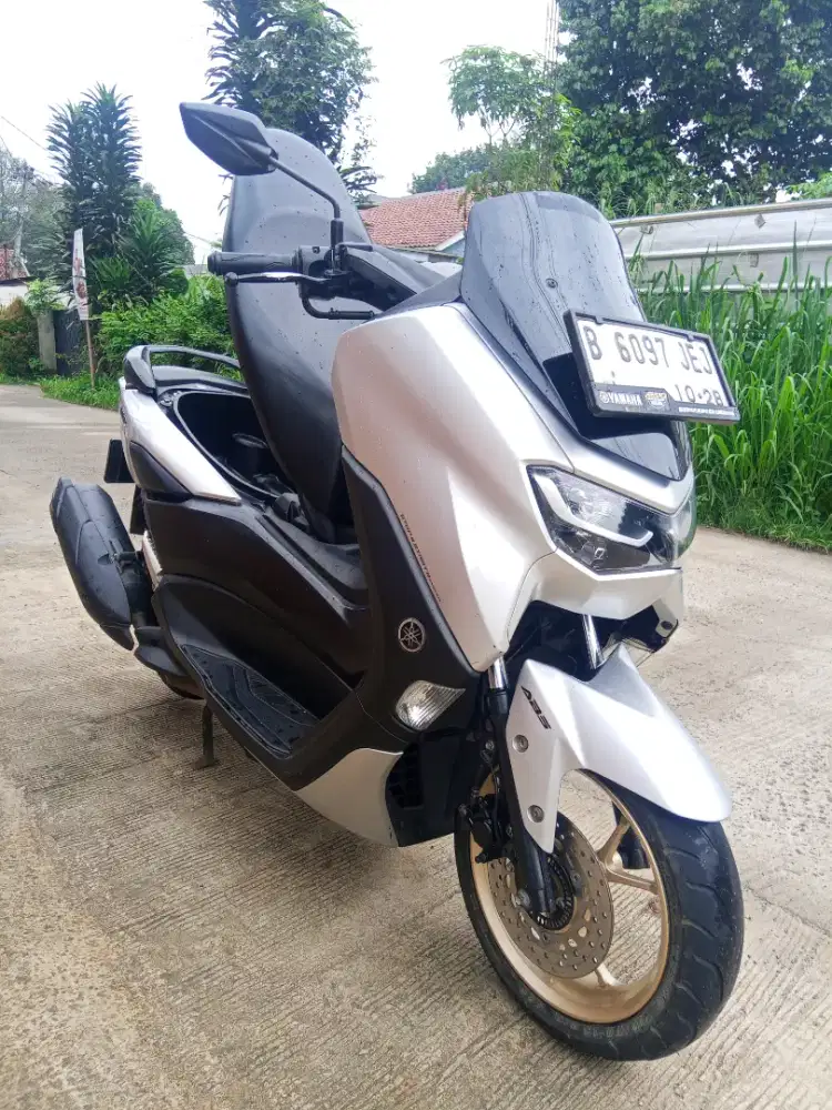 Nmax 155 ABS TCS ISS 2023 connected keyless ailver matte mulus & gres