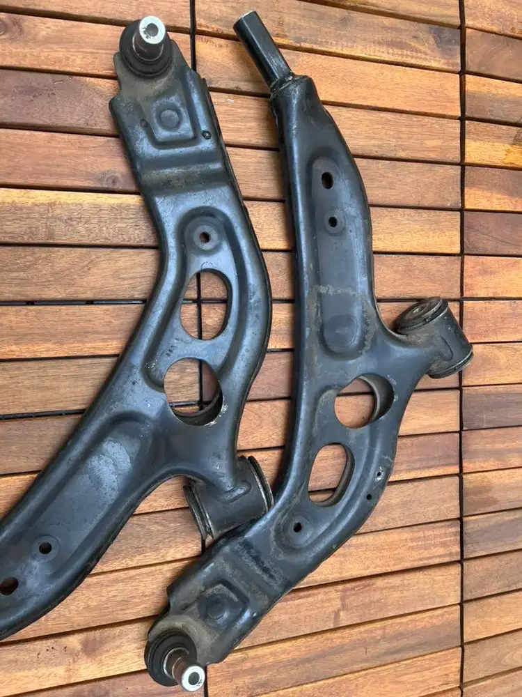 BMW X1 Lower Arm Control KANAN KIRI
