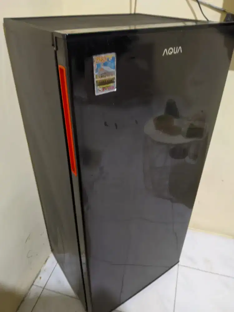 Dijual Kulkas Merk Aqua