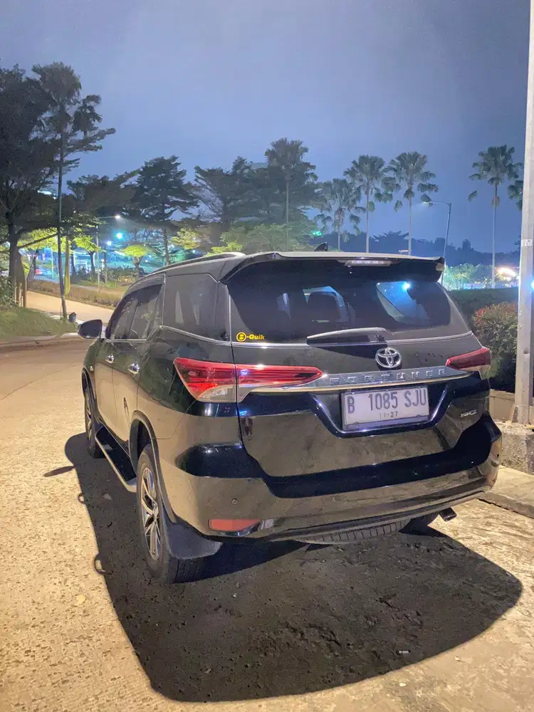 toyota fortuner 4x2 srz bensin thn2017 whitam trwt siap pakai antik