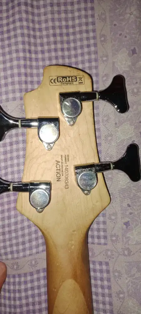 Guitar bass merk cort + amplifer mini merk joyo