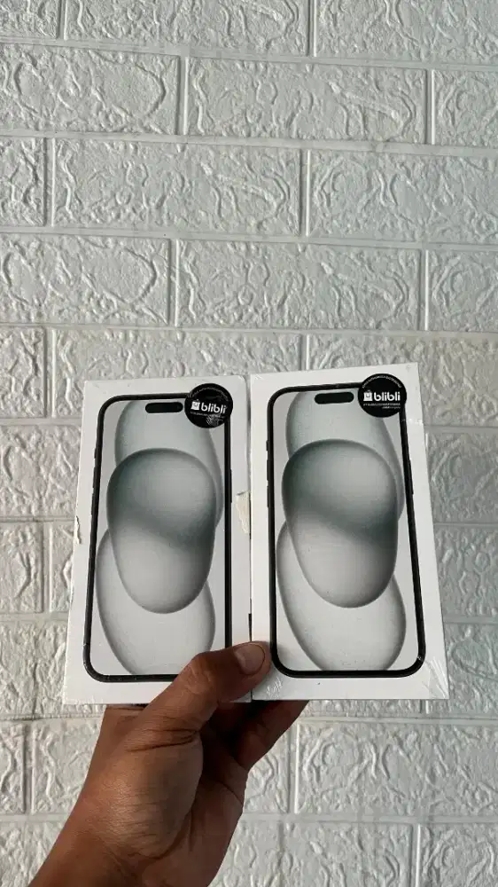 iPhone 15 Segel Resmi BNWB Garansi GDN (Biru)