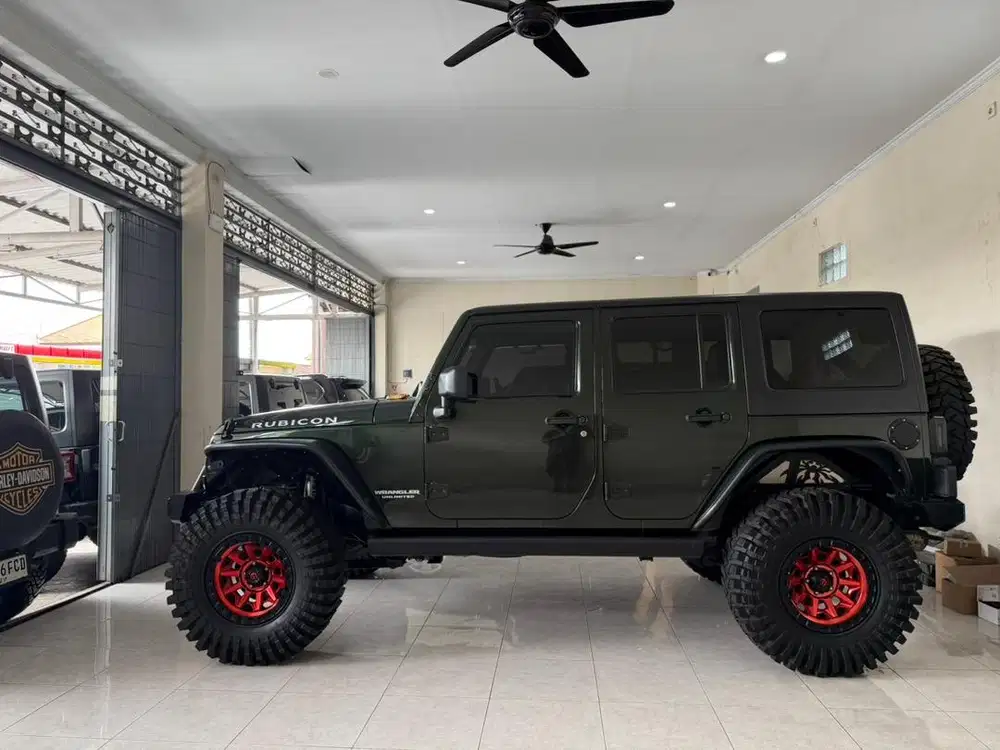 Jeep Wrangler Rubicon 2011 istimewa