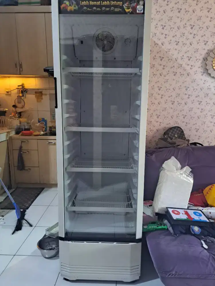 Showcase 230liter
Merk Polytron
Tipe scn 230