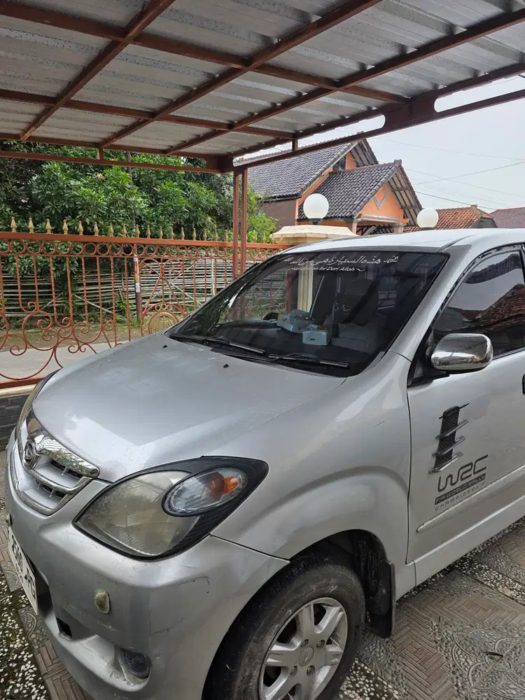 Daihatsu Xenia 2009 Bensin