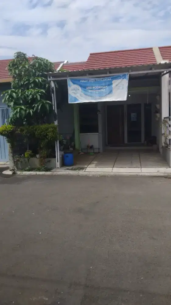 Dijual Cepat / Over kredit Rumah Kawasan Derwati
