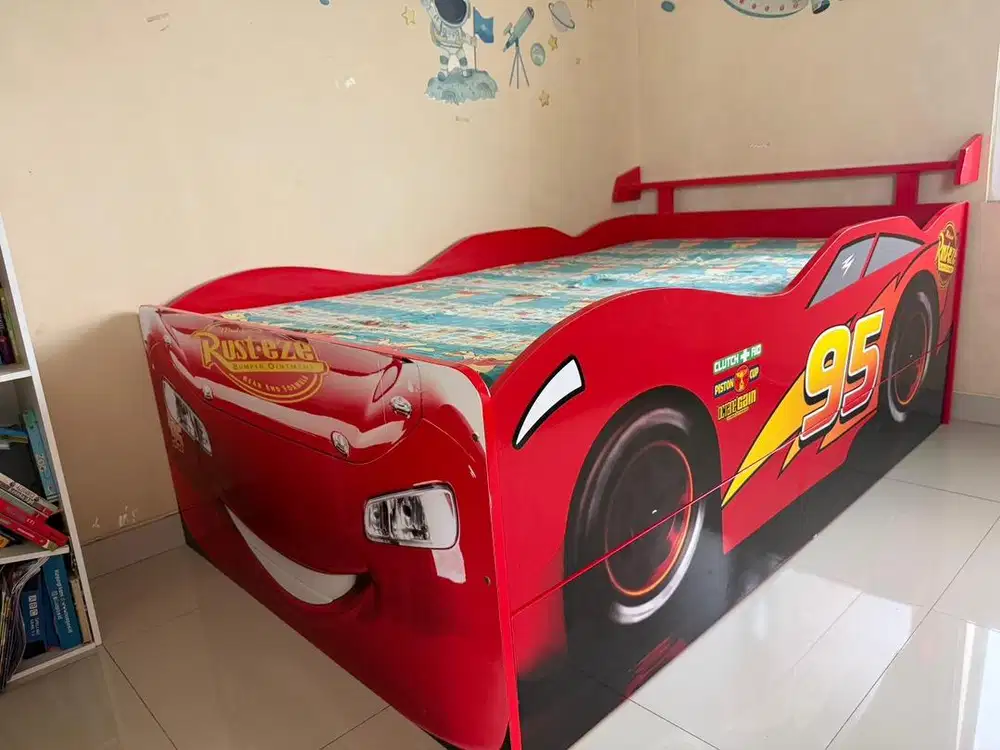 Tempat tidur Tingkat Anak model Lightning McQueen full kayu