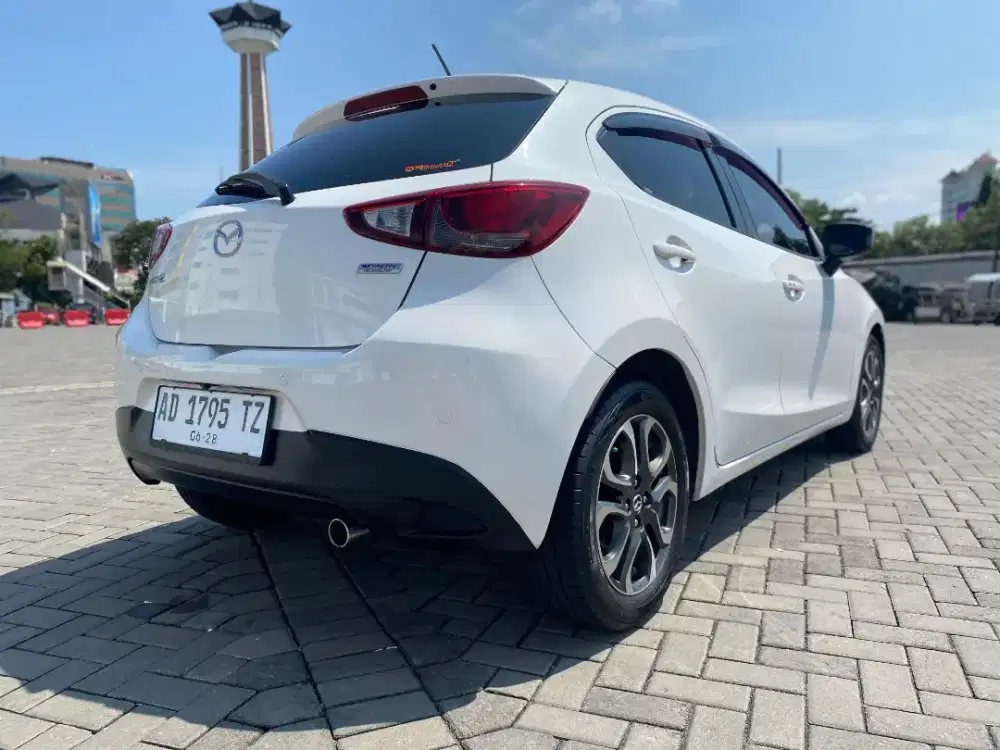 Mazda2 Skyactiv Putih Low KM