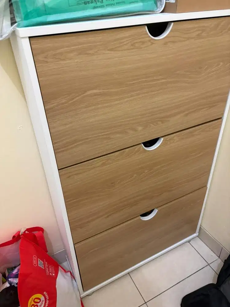 Rak sepatu Informa 3 tingkat | Kondisi baru | Minimalis & Kokoh - Nego