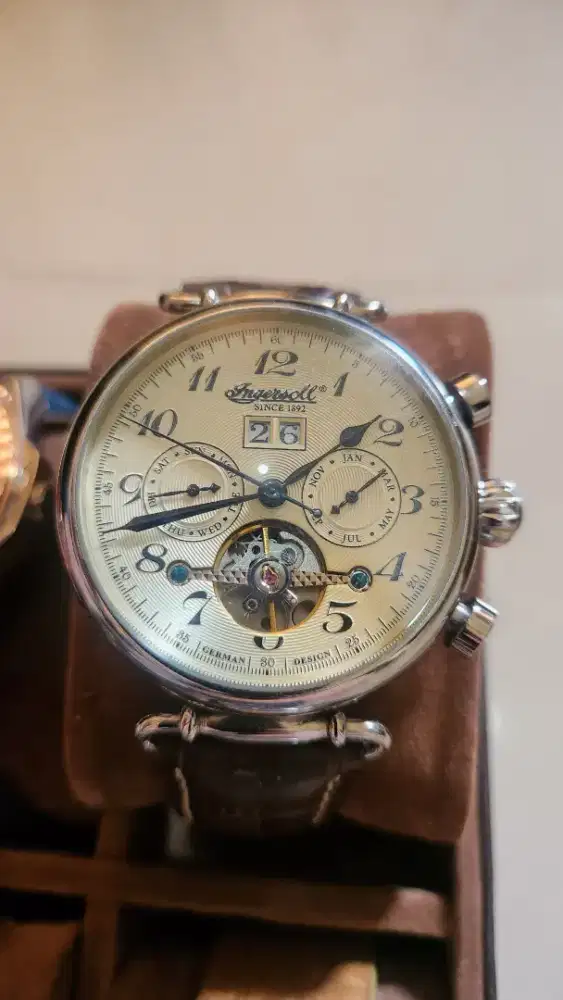 Djual jam tangan pakaian pribadi saya semua