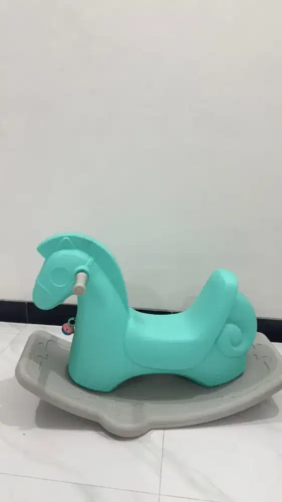 Kuda kudaan mainan anak