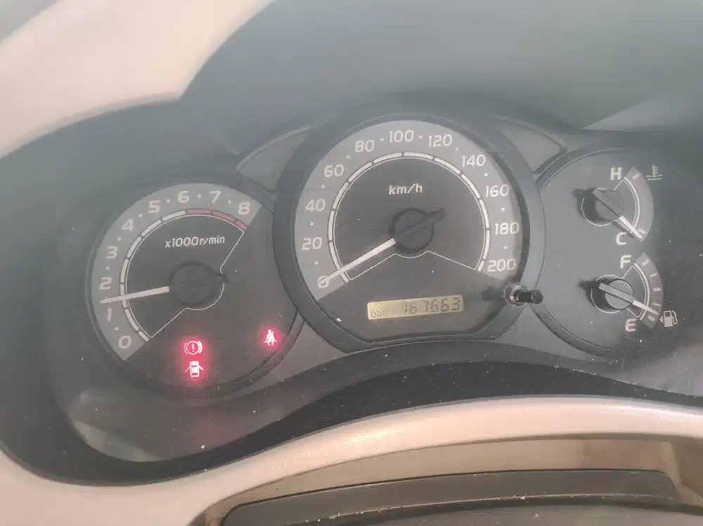 Toyota Kijang Innova 2005 Bensin