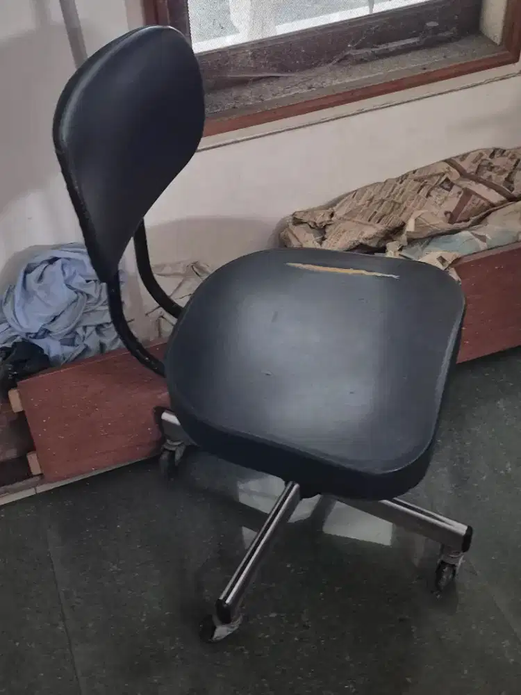 KURSI DUDUK PUTAR EMPUK RANGKA BESI ADA RODA KUAT