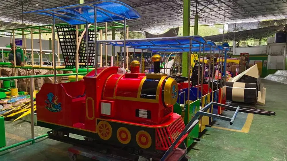 Kereta sawah mesin motor kereta lantai full aksesoris mainan wisata